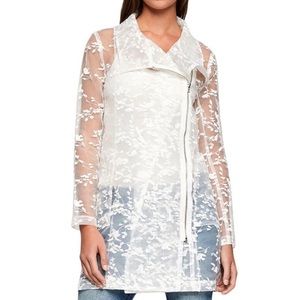 BCBGeneration white lace jacket XXS new with tags